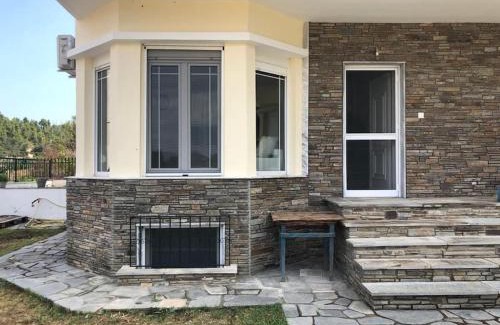Fourka Apartment | Delightful Countryside Retreat – Pet & Child Friendly Stay