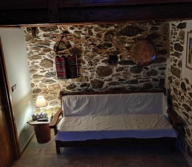 Grambia House | Guest Rated 9.8: Pet-Friendly Stone House Getaway