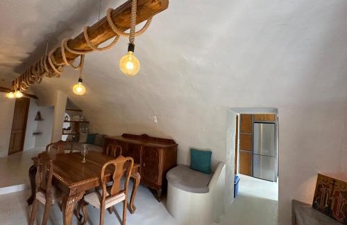 Karvelas Apartment | Family-Friendly Escape at Πυργοσπιτο Χαντζακου, Rated 9/10
