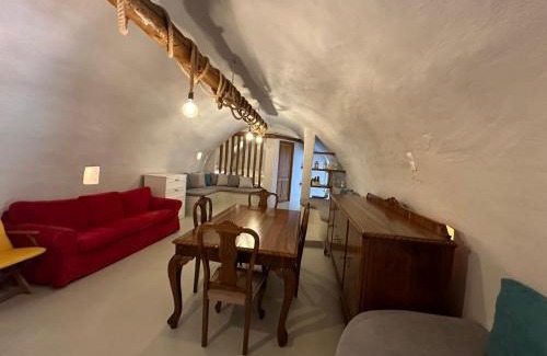 Karvelas Apartment | Family-Friendly Escape at Πυργοσπιτο Χαντζακου, Rated 9/10