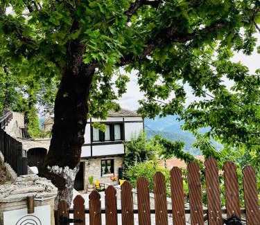 Krikellon House | Discover ΤΟ ΑΡΧΟΝΤΙΚΟ: Child-Friendly Comfort Awaits