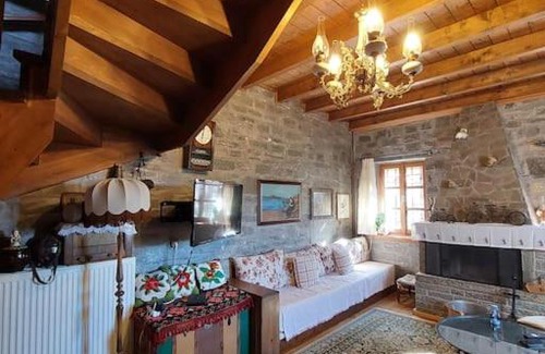 Kipoi Villa | Discover Το Σπίτι στο Χωριό: Family-Friendly Getaway