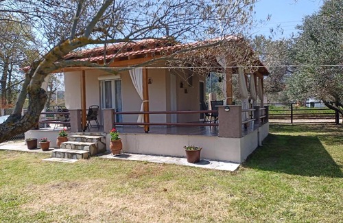 Ormos Panagias House | Experience Pet-Friendly Comfort at Το σπιτάκι Η Ελιά