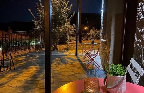 Lamia House | Family-Friendly ΧΑΡΟΥΛΑ ΣΤΟΥΝΤΙΟ 2 for Memorable Stays