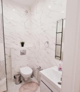 Kokshetau Apartment | Budget-Friendly Stay at Аблайхана 1 - Guest Rated 10/10