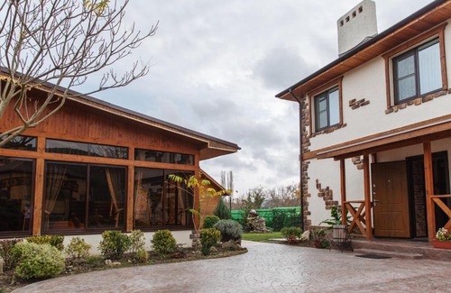 Abrau-Dyurso Hotel | Inviting Абрау Хутор: Pool, Breakfast & Hot Tub Awaits