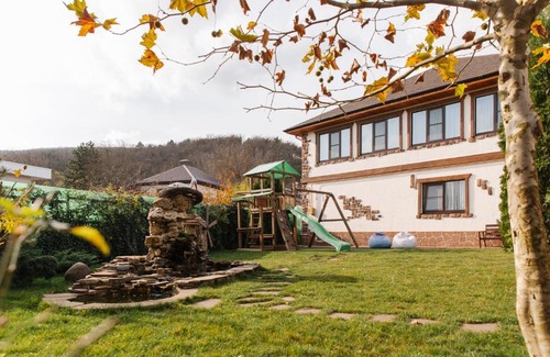 Abrau-Dyurso Hotel | Inviting Абрау Хутор: Pool, Breakfast & Hot Tub Awaits