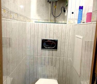 Rivne Apartment | Budget-Friendly Hotel Near Автовокзал with Family Amenities