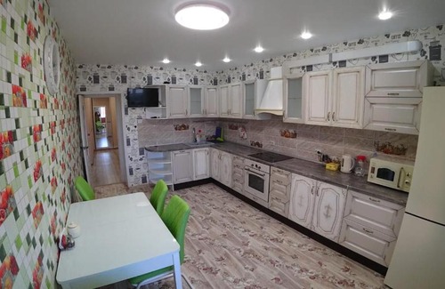 Omsk Apartment | Top-Rated Hotel with Hot Tub on Академика Королева