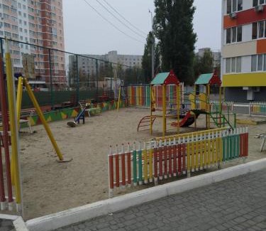 Dzerzhyns'kyi District Apartment | Family-Friendly Retreat at Алексеевские акварели