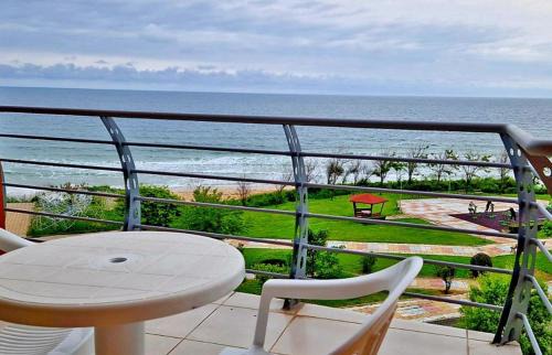 Primorsko House | Discover Амон Ра: Family-Friendly Accommodation Awaits