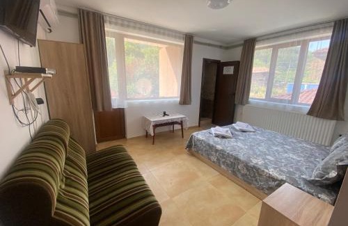 Sapareva Banya House | Guest Rated 9.7: Discover the Comfort of Анелия Hotel
