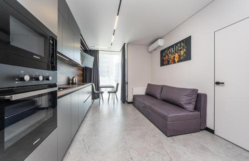 Darnyckyj Apartment | Comfortable Apartments Near Vyrlytsia Metro - 8.9/10 Rating