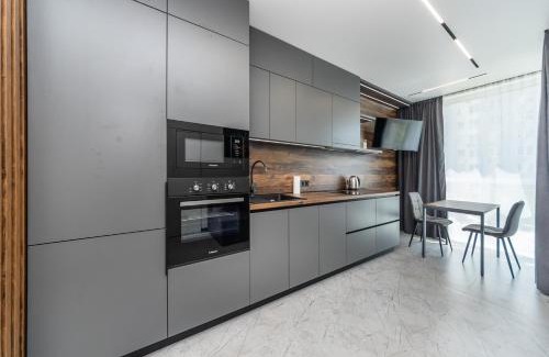 Darnyckyj Apartment | Comfortable Apartments Near Vyrlytsia Metro - 8.9/10 Rating
