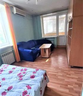 Dniprovs'kyi District Apartment | Pet & Child Friendly Apartments on Voskresenka Street