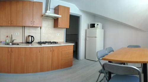 Kolomyya Apartment | Family-Friendly Apartments on Pekarska with Kitchen Access