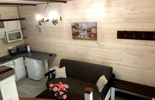 Skhidnytsya Apartment | Discover Oлівія: Guest Rated 9.8, Perfect for Families