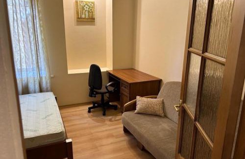Khreshchatyy Yar Apartment | Spacious 3-Room Apartments at Independence Square