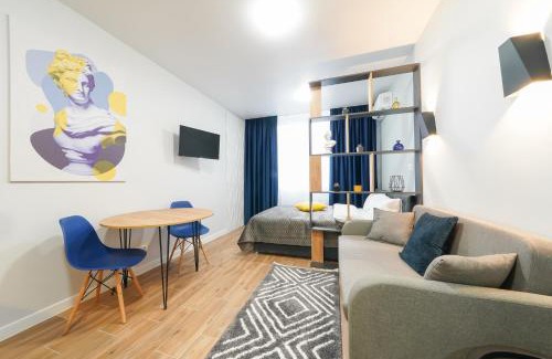 Obolons'kyi District Apartment | Eco-Friendly MYFREEDOM Apartments Near Почайна Metro