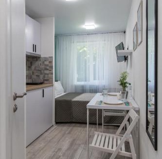 Svyatoshyns'kyi District Apartment | Eco-Friendly MF Apartments with Hot Tub and Breakfast