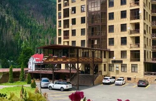 Dombay Apartment | Discover Апартаменты Вершина: Rated 9/10 with Pool & Hot Tub