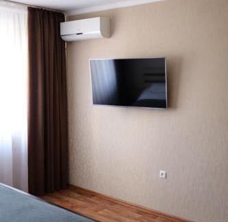 Cherkasy Apartment | Bright Apartments Near the Dnipro River with Breakfast Included