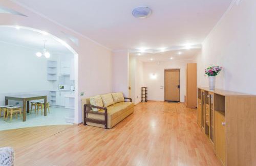 Dniprovs'kyi District Apartment | Convenient Apartments Near MVB with Family-Friendly Amenities