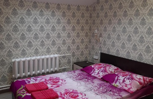 Proletarskiy rayon Apartment | Pet-Friendly Penthouse Apartments with 9/10 Guest Rating