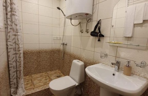 Omsk Apartment | Top-Rated Апартаменты на Гусарова with Kitchen Amenities