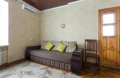 Petrovskoye Apartment | Child-Friendly Apartments on Lermontovskaya, Rated 10/10
