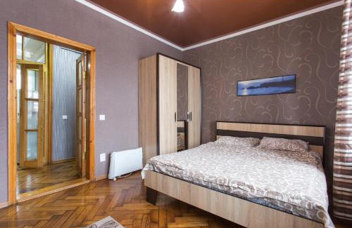 Petrovskoye Apartment | Child-Friendly Apartments on Lermontovskaya, Rated 10/10