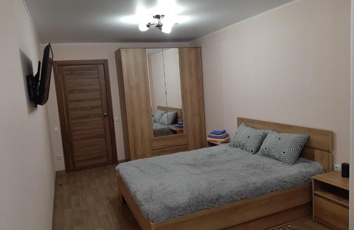 Tsentralnyy okrug Apartment | Top-Rated Апартаменты на Муравленко with Wheelchair Access