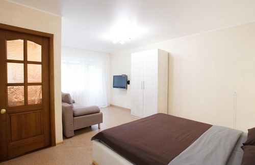 Krasnoyarsk City Centre Apartment | Cozy Apartments on Surikova Embankment for Your Stay