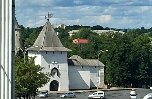 Pskov Old Town Apartment | Top-Rated Apartments at Lenin Square for Your Stay
