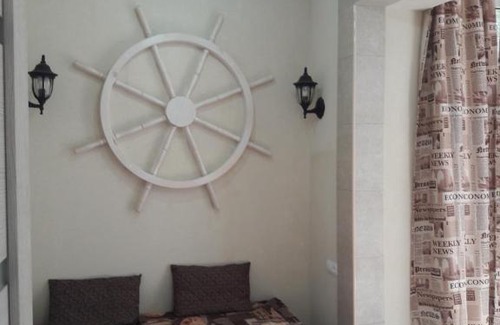 Sochi City Centre Apartment | Oceanfront Retreat at Апартаменты на Роз, 23 with Breakfast