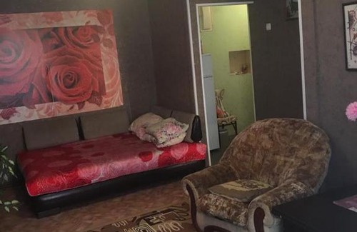 Frunzenskiy rayon Apartment | Pet-Friendly Apartments at Park Lipki for Your Getaway