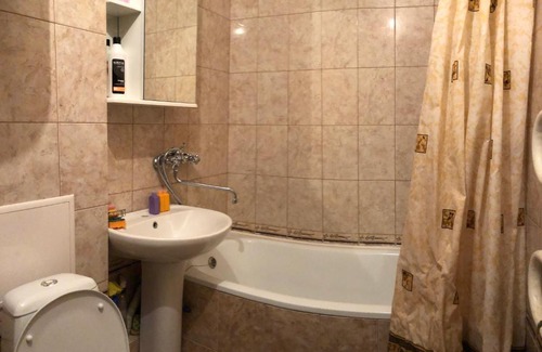 Frunzenskiy rayon Apartment | Pet-Friendly Apartments at Park Lipki for Your Getaway