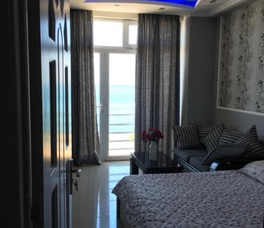 Kvariati Apartment | Oceanfront Retreat: Апартаменты свидом наморе Гонио