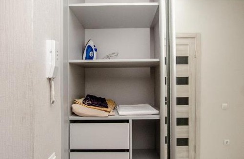 Kazan Apartment | Cozy Apartment Near Ametyevo Metro with Breakfast & Hot Tub