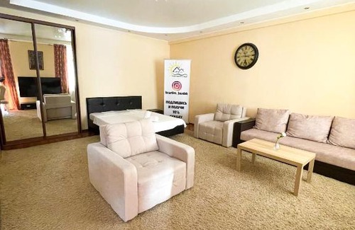 Berdsk Apartment | Family Beach Apartments with Oceanfront Views & Hot Tub