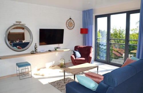 Svetlogorsk Apartment | Discover Azure Dream: Oceanfront Retreat with Pet-Friendly Perks