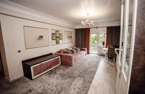 Polyana Apartment | Elegant LUXURY LAVANDER: Oceanfront with Private Pool