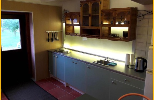 Sinyovo Apartment | Pet-Friendly Apartments with Hot Tub and Breakfast Options