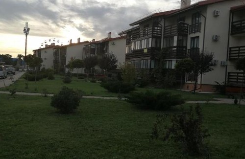 Maly Utrish Apartment | Oceanfront Apartments with Pool - Guest Rated 10/10