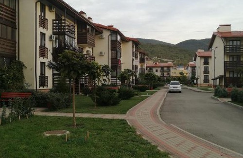Maly Utrish Apartment | Oceanfront Apartments with Pool - Guest Rated 10/10