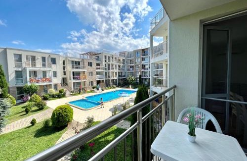 Byala Apartment | Oceanfront Apartment Atlantic Byala with Pool & Pet-Friendly