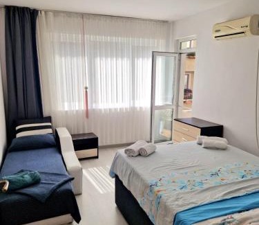 Old Town Apartment | Cozy Apartment Biju M: Family-Friendly Retreat Awaits
