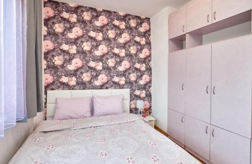 Burgas Apartment | Experience Oceanfront Bliss at Апартамент Бриз