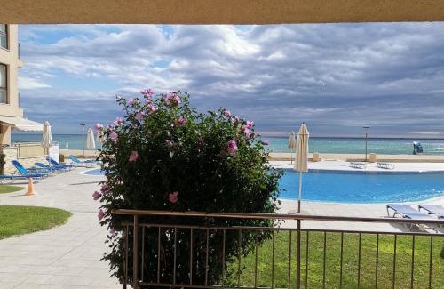 Obzor Apartment | Beachfront Apartment at Obzor Beach Resort with Ocean Views