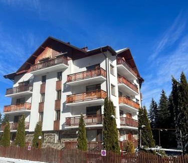 Maritsa Apartment | Relaxing Retreat in Rila Park - Borovets with Spa Access